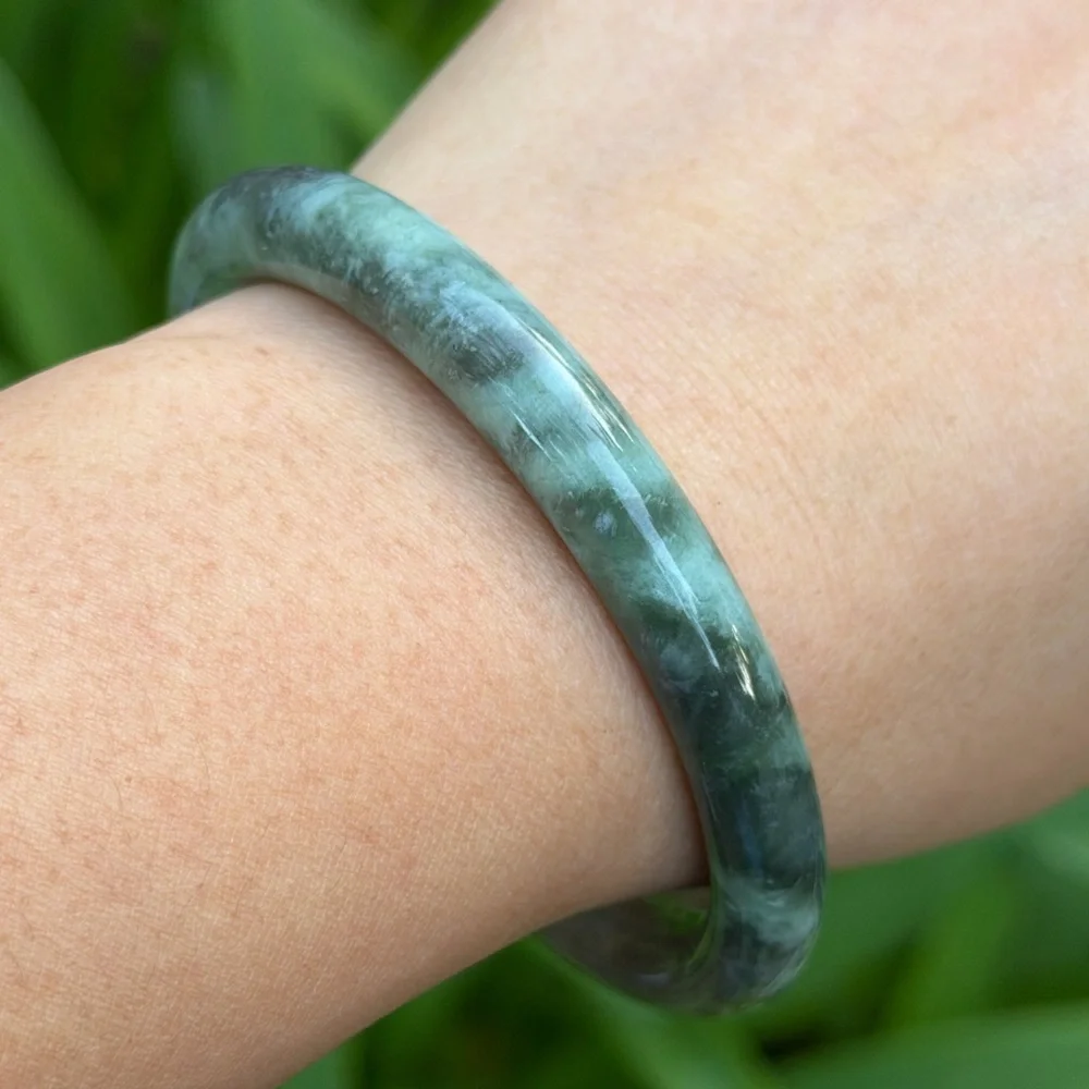60.5mm‎ inner diameter skinny xiuyu jade bangle 0689
